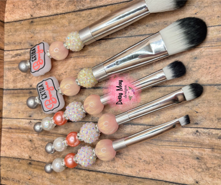 6a619c6ea15b5f2766344e95_extra-boujee-makeup-brushes-wm_1786586833724.png