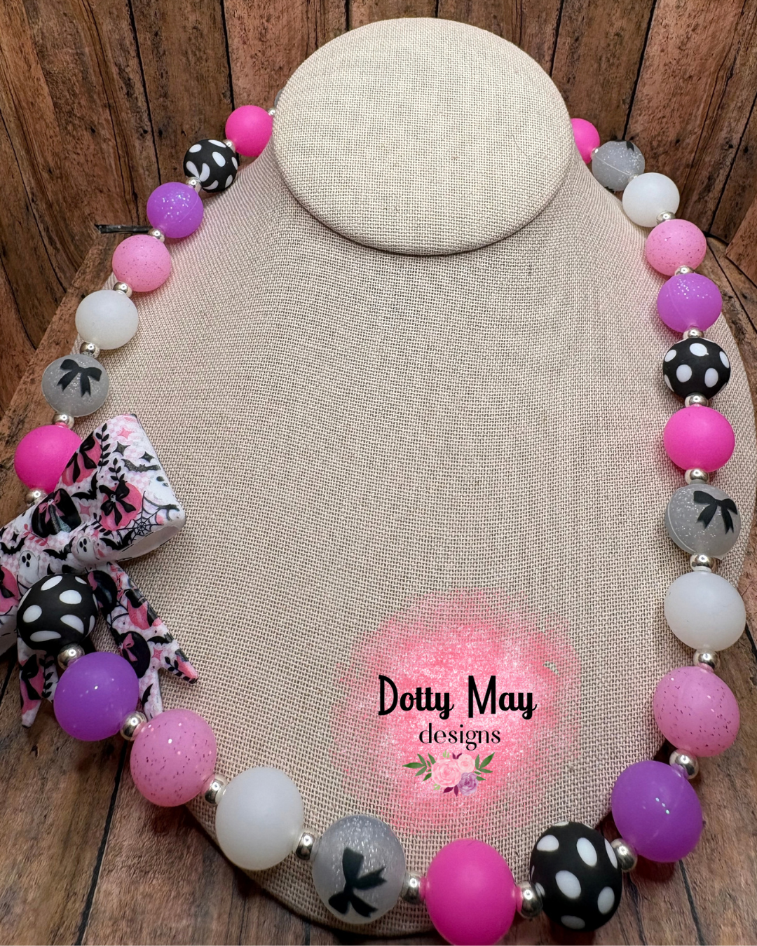 6a619c6ea15b5f2766344e95_ghost-girly-bow-chunky-necklace-2_1790210415570.png