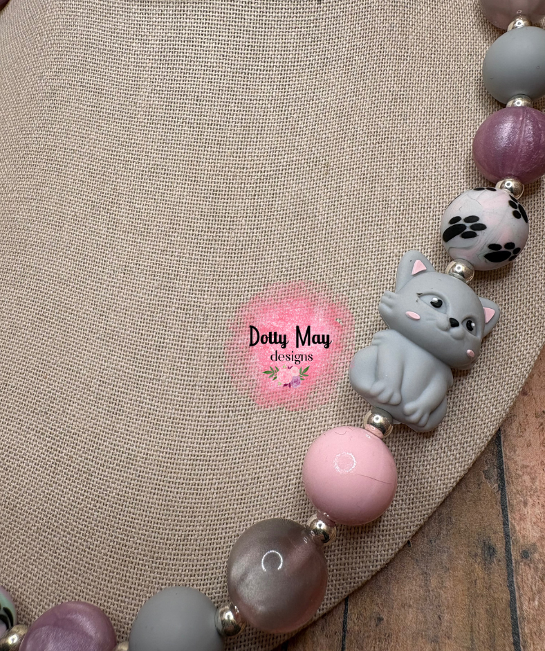 6a619c6ea15b5f2766344e95_gray-cat-necklace-1-_1786239710108.png